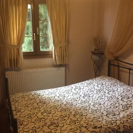 Ey-Giann Guest house 3*