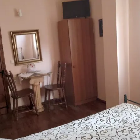 Ey-Giann Guest house